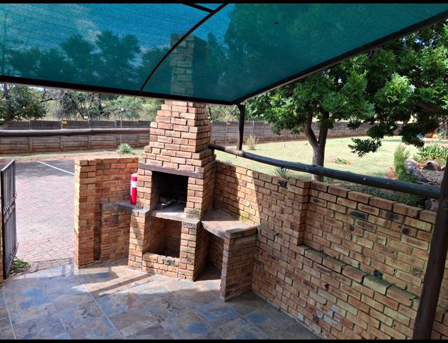 3 BEDROOM TOWNHOUSE FOR SALE IN SAFARI GARDENS